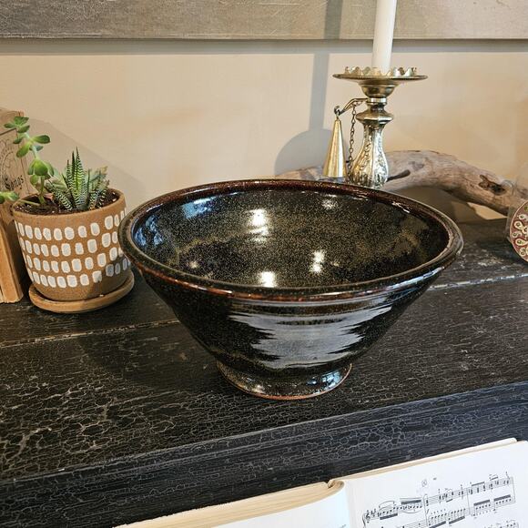 Hand Thrown Pottery Serving Bowl 2.5 Quart - Picture 1 of 6